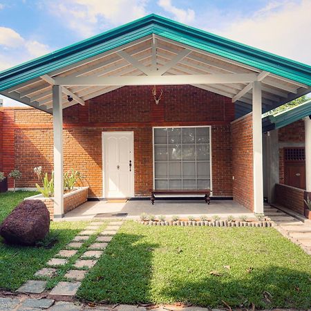 Airport Green Olive Villa Katunayaka Dış mekan fotoğraf